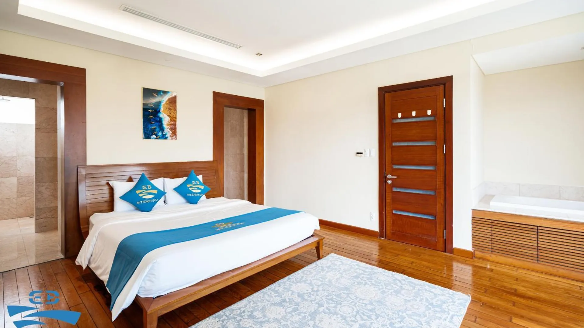 Ocean Breeze Villa Da Nang 0*,