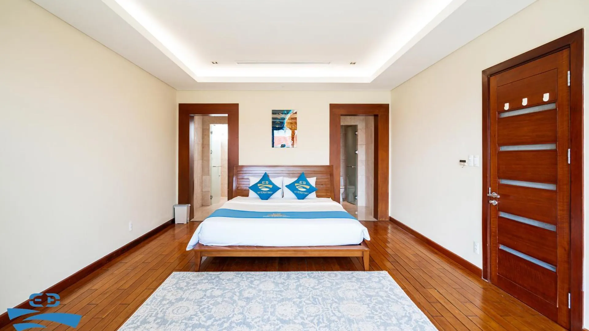 Ocean Breeze Villa Da Nang 0*,  Vietnam